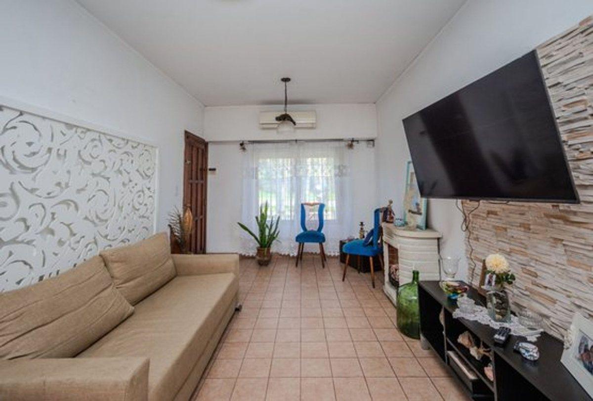 Foto de VENTA CASA 4 AMBIENTES CON JARDIN Y PILETA, imagen 3