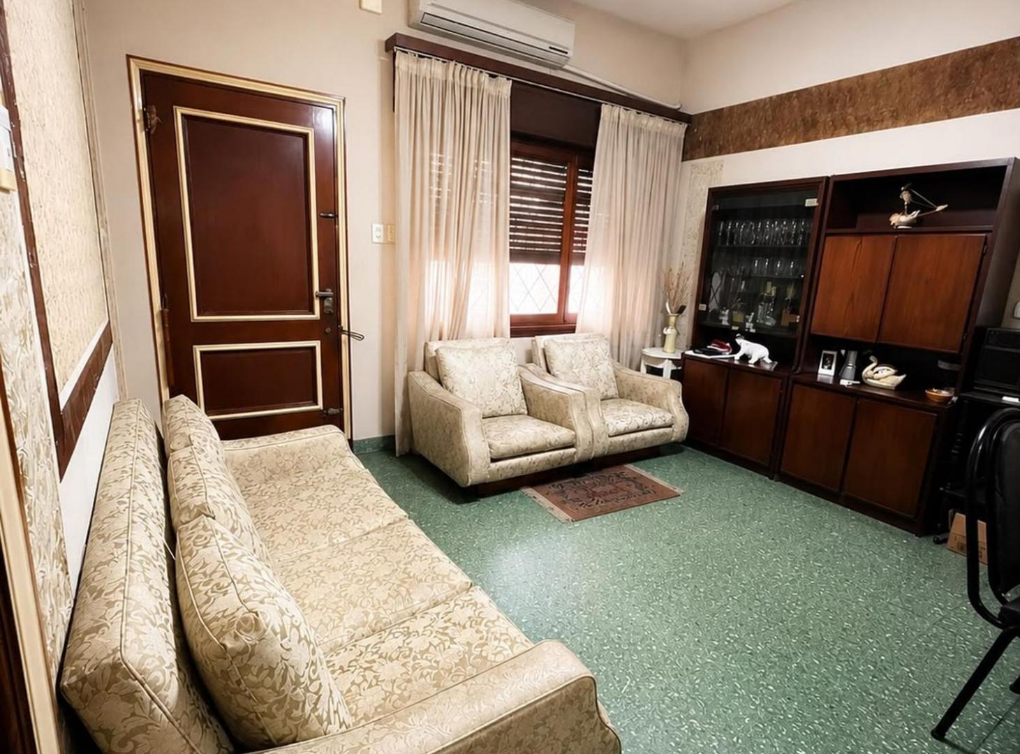 Foto de VENTA PH 3 AMB CON PATIO Y TERRAZA CASEROS-PERMUTA, imagen 1
