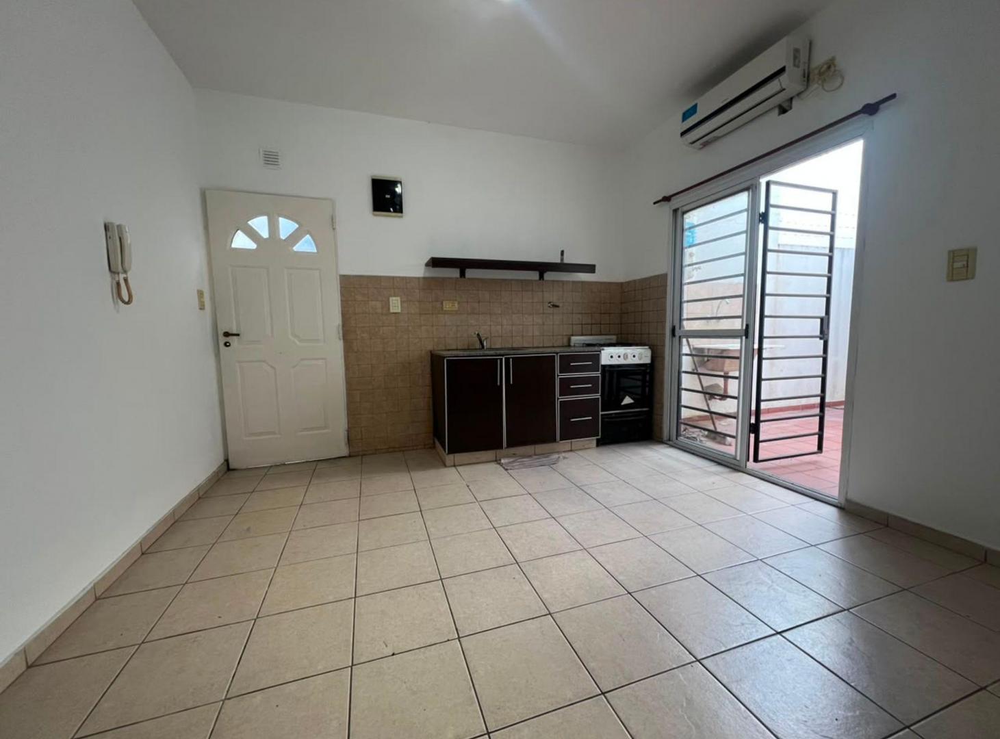 Foto de VENTA PH 2 AMB. PATIO TERRAZA APTO CREDITO, imagen 1