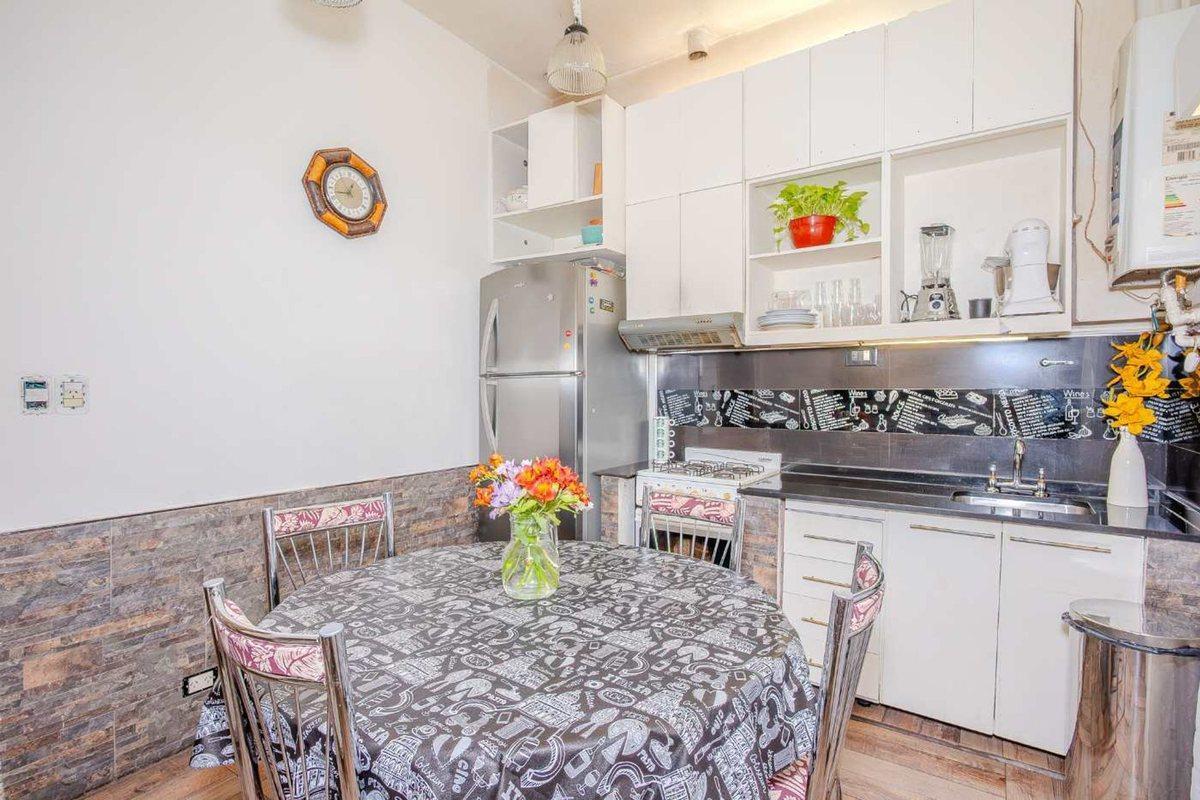 Foto de VENTA CASA MULTIFAMILIAR 3 AMB + PH 3 AMB+QUINCHO, imagen 3