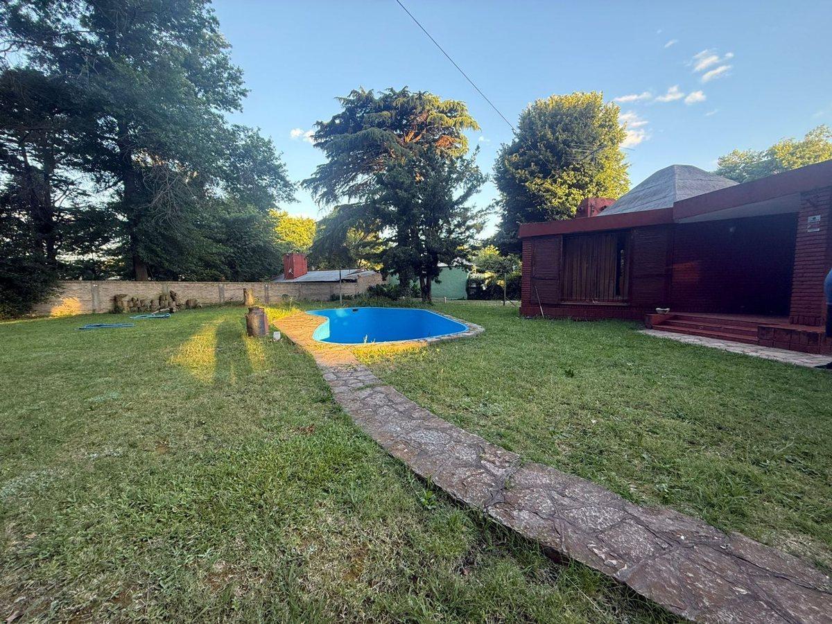 Foto de Casa 5 ambientes en lote de 1.556 m² PERMUTA, imagen 3