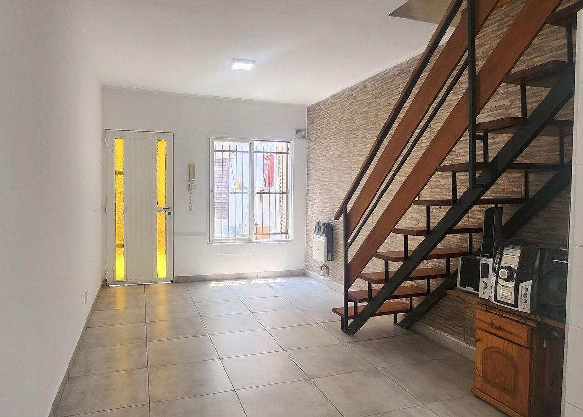 Foto de VENTA PH DUPLEX EN LOMAS DEL MIRADOR - PERMUTA, imagen 5