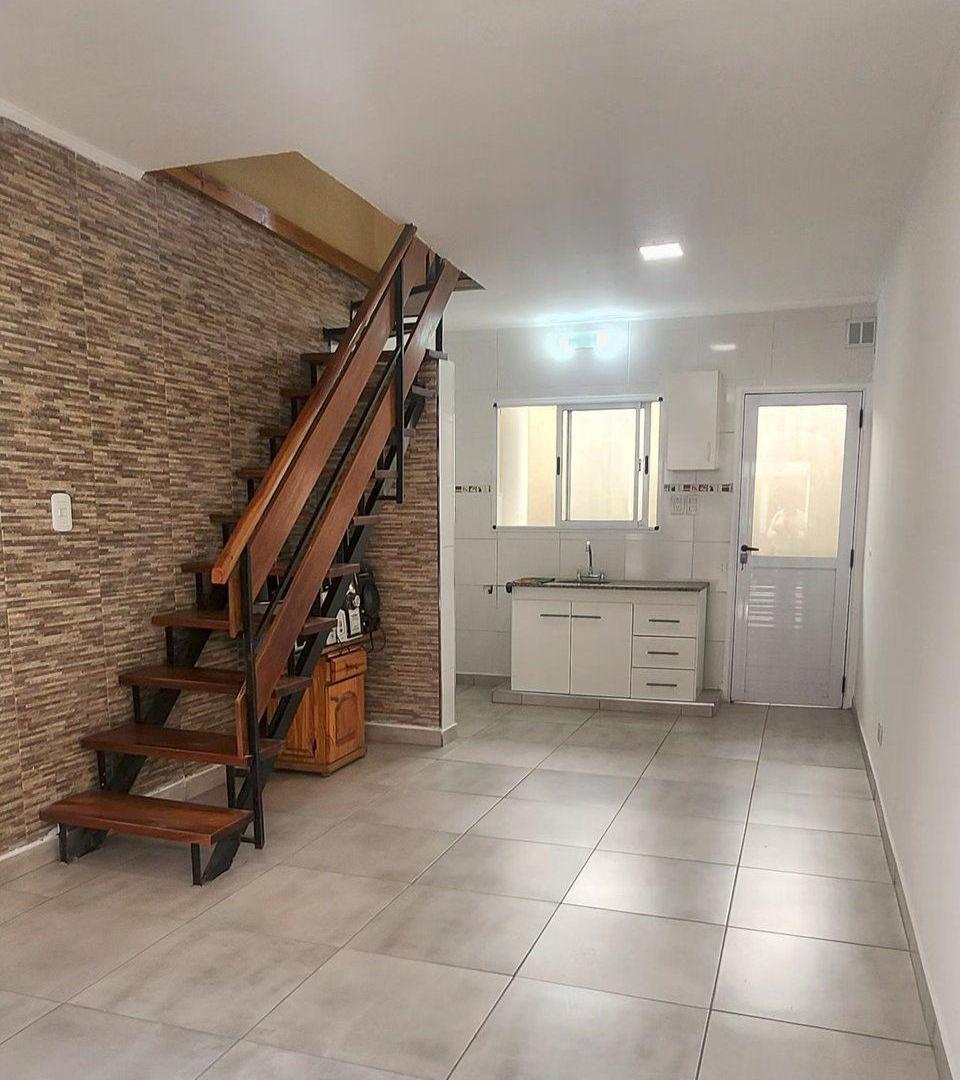 Foto de VENTA PH DUPLEX EN LOMAS DEL MIRADOR - PERMUTA, imagen 3