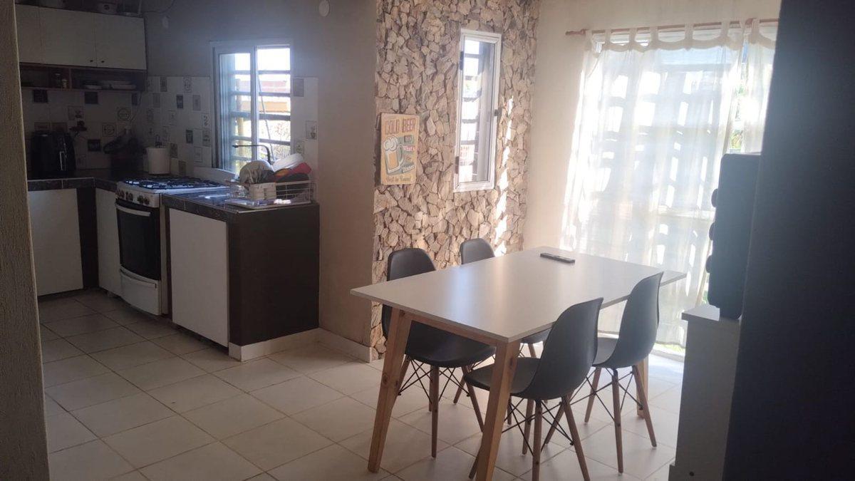 Foto de VENTA DE CASA EN LOTEO SANTA ANA PERMUTA, imagen 1