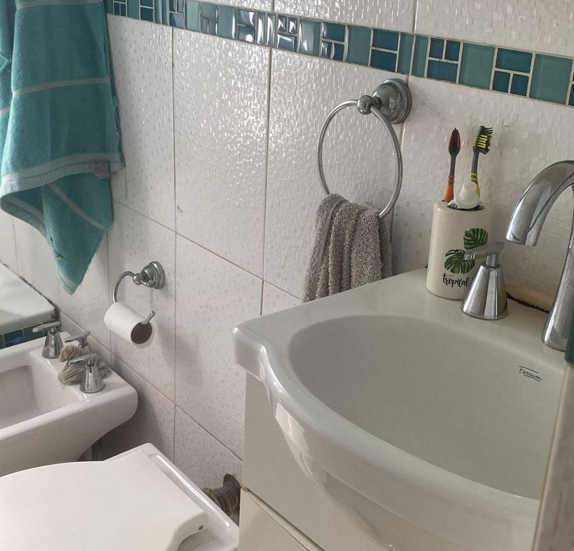 Foto de VENTA DEPTO 3 AMBIENTES CON BALCON LANUS PERMUTA, imagen 2