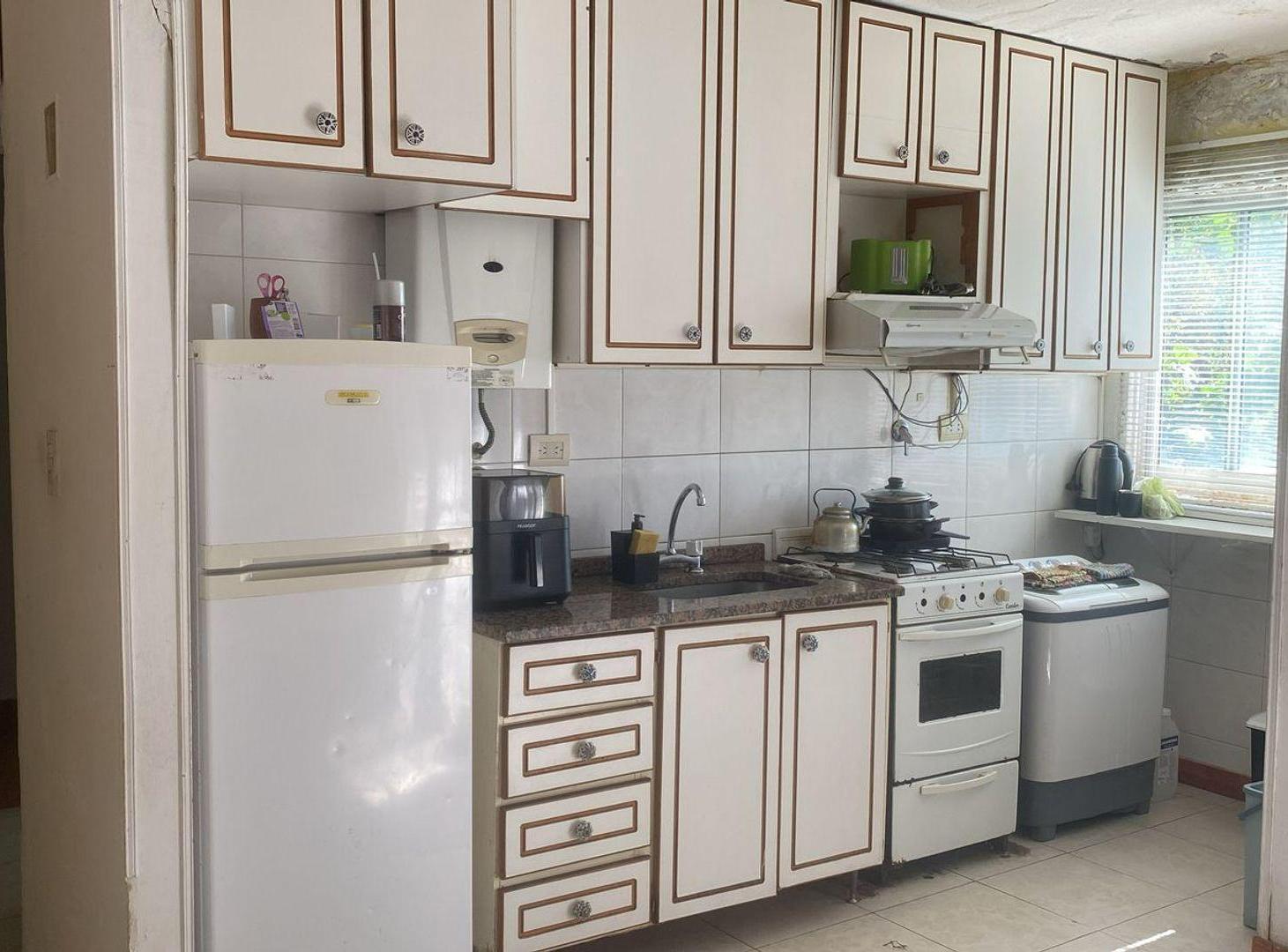 Foto de VENTA DEPTO 3 AMBIENTES CON BALCON LANUS PERMUTA, imagen 4