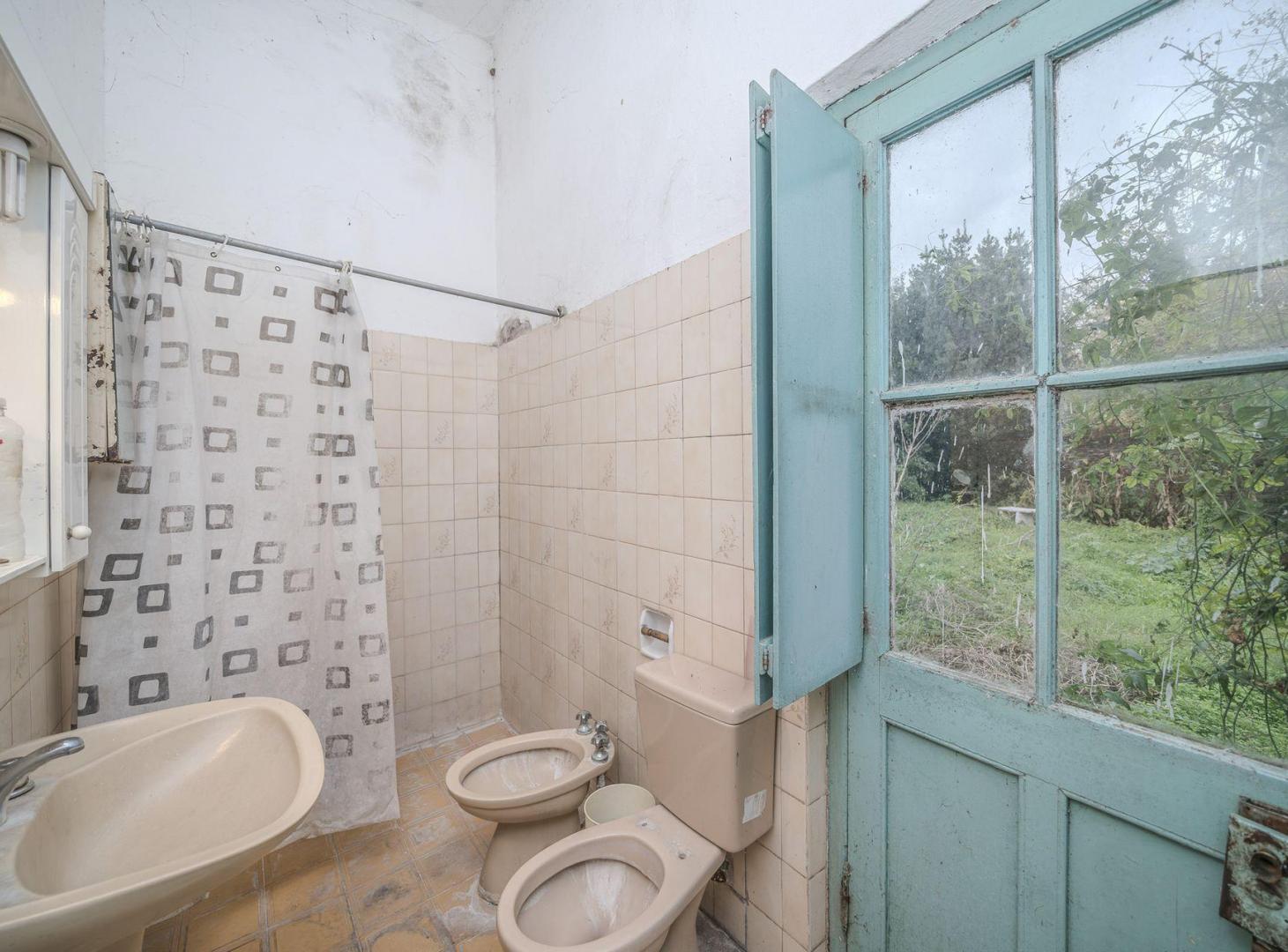 Foto de VENTA CASA A RECICLAR LOTE 525 MTS ITUZAINGO, imagen 3