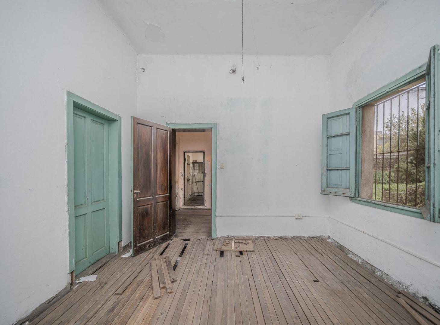 Foto de VENTA CASA A RECICLAR LOTE 525 MTS ITUZAINGO, imagen 2