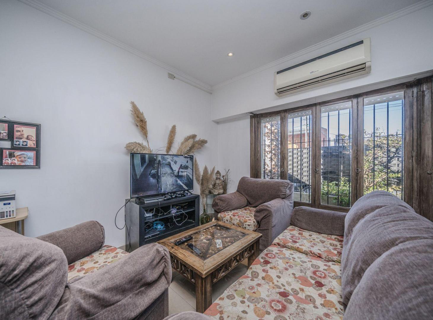 Foto de Venta casa 3 amb reciclada jardin pileta Palomar, imagen 2