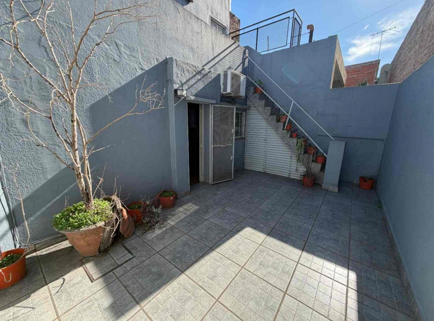 Foto de PH 3 AMB AL FRENTE CON PATIO Y TERRAZA - CASEROS, imagen 2