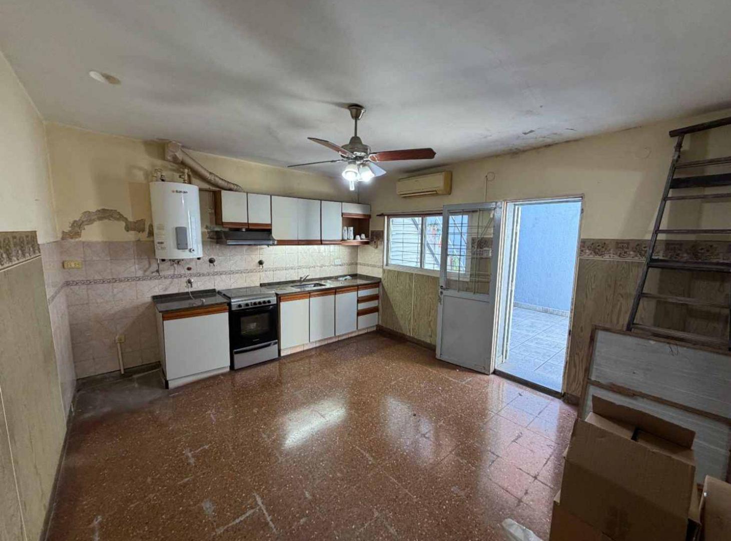 Foto de PH 3 AMB AL FRENTE CON PATIO Y TERRAZA - CASEROS, imagen 1