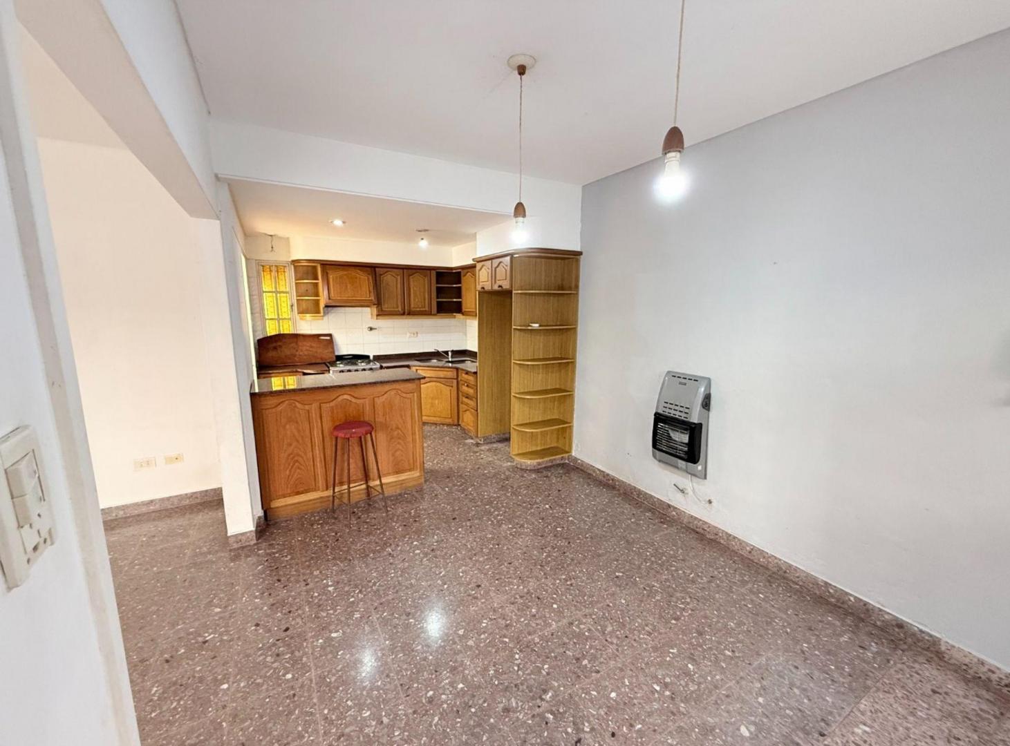 Foto de Alquiler ph 3 ambientes con patio y terraza Lanus, imagen 1
