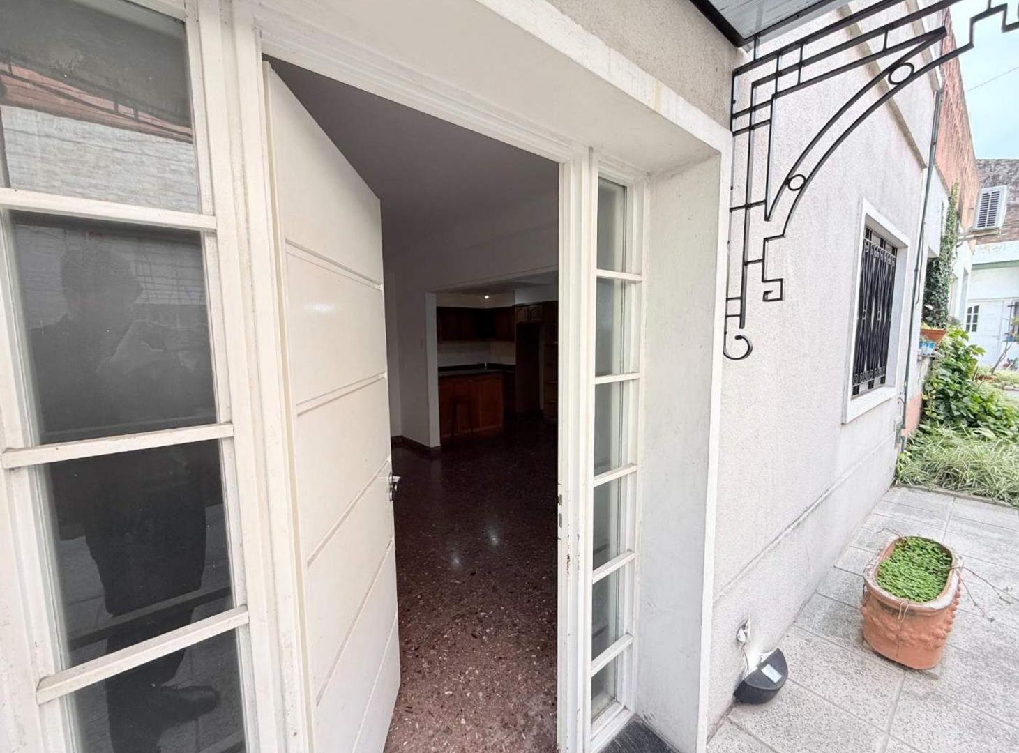 Foto de Alquiler ph 3 ambientes con patio y terraza Lanus, imagen 4