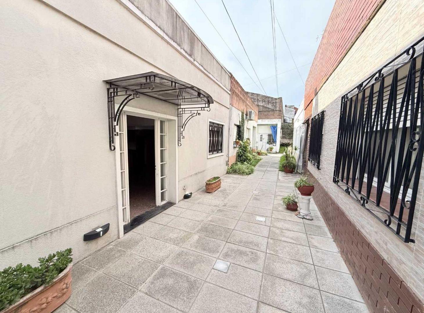 Foto de Alquiler ph 3 ambientes con patio y terraza Lanus, imagen 2