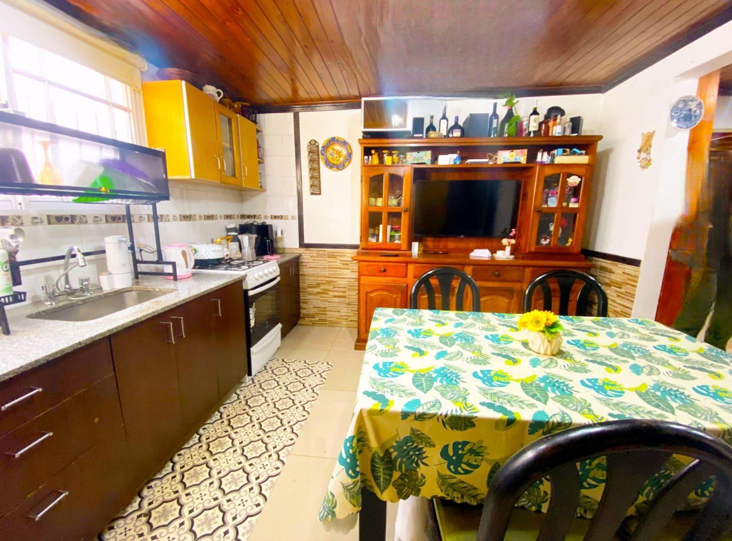 Foto de VENTA CASA 4 AMB CON LOCAL,COCHERA.ESCOBAR PERMUTA, imagen 1