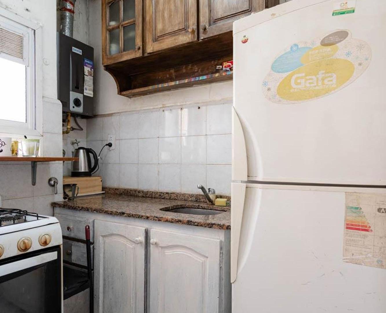 Foto de VENTA DEPARTAMENTO 2 AMBIENTES BALVANERA PERMUTA, imagen 2
