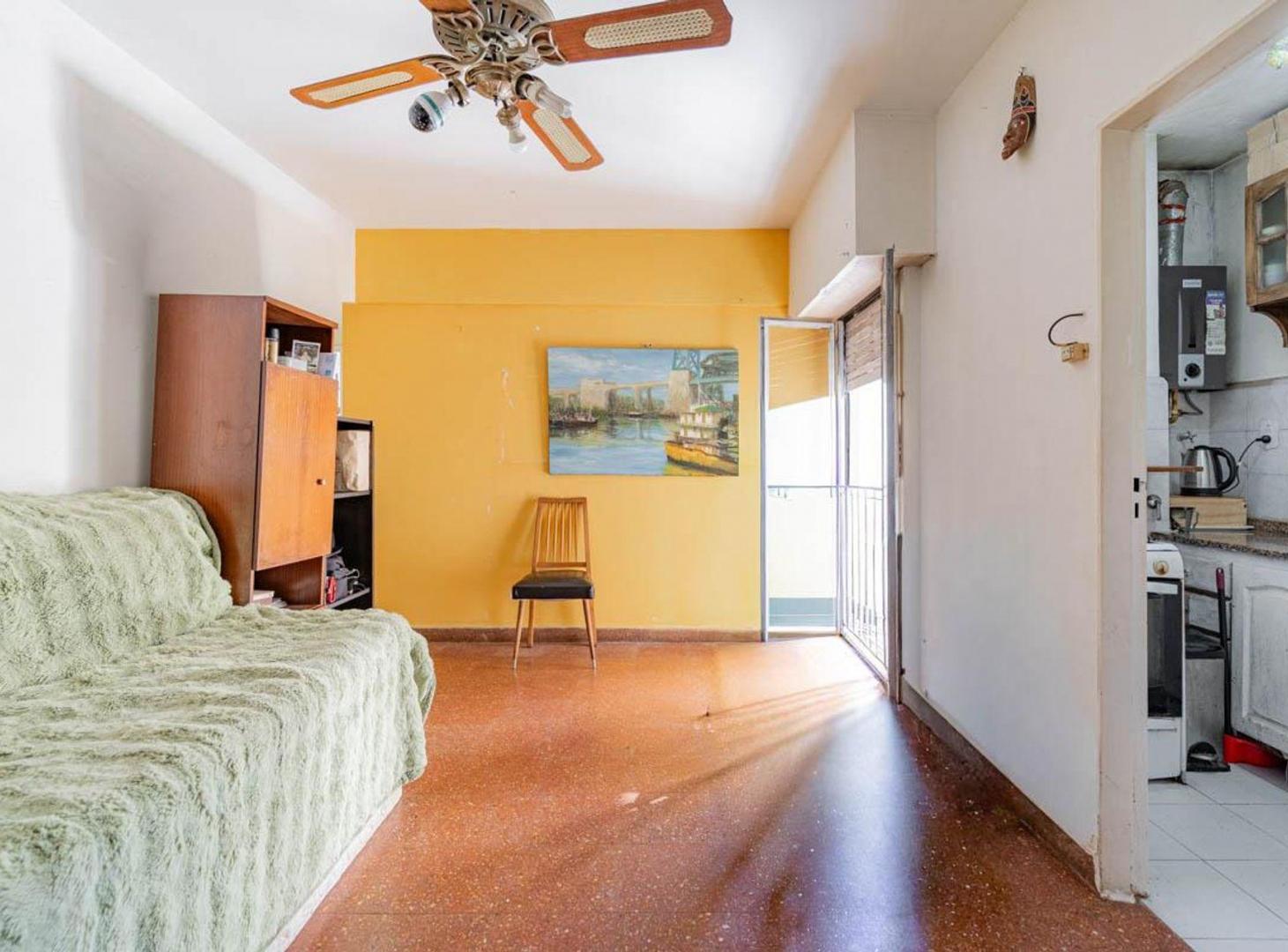 Foto de VENTA DEPARTAMENTO 2 AMBIENTES BALVANERA PERMUTA, imagen 1