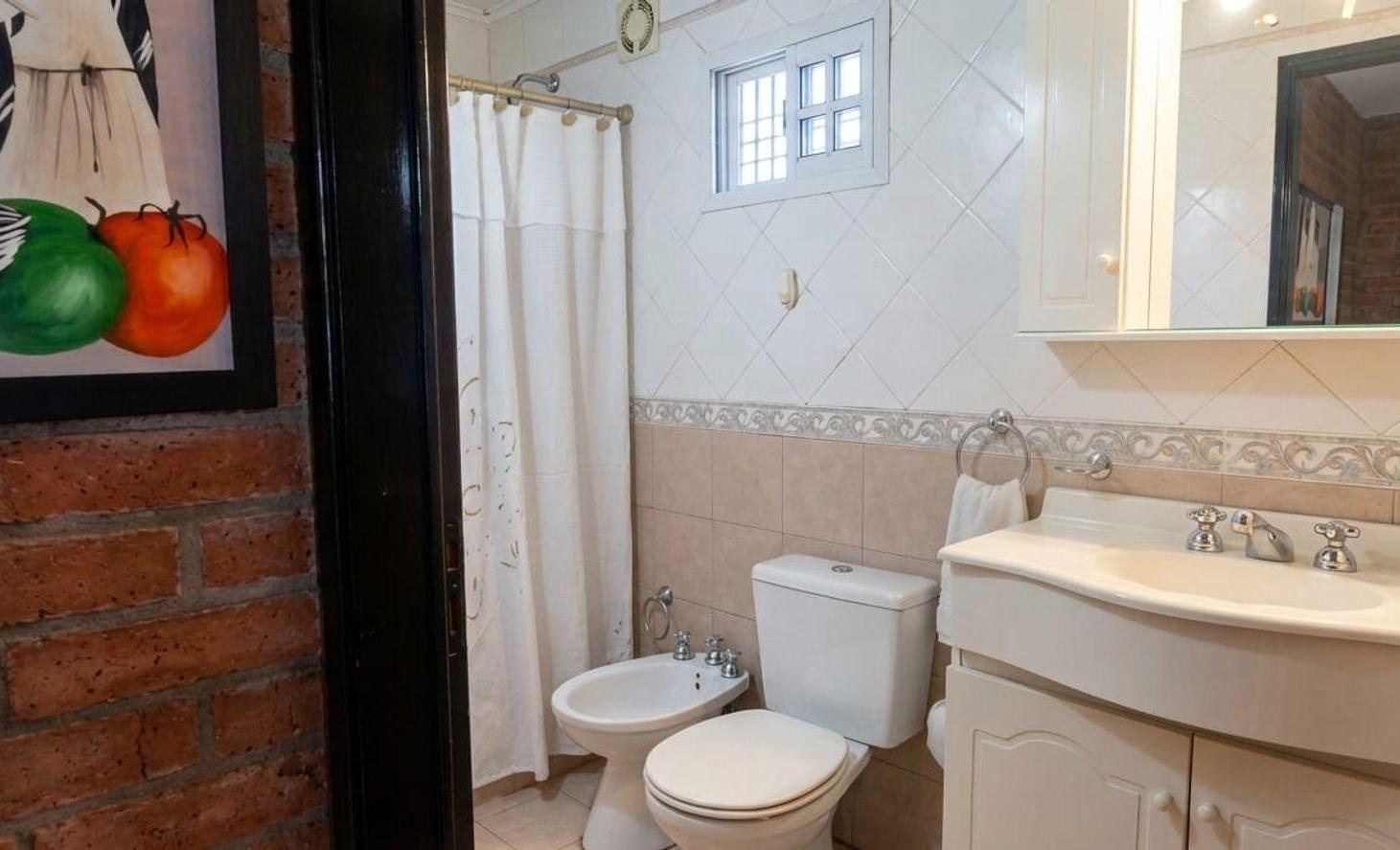 Foto de VENTA DPTOS 3 Y 4 AMB C/GALPON Y COCHERAS- CASEROS, imagen 3