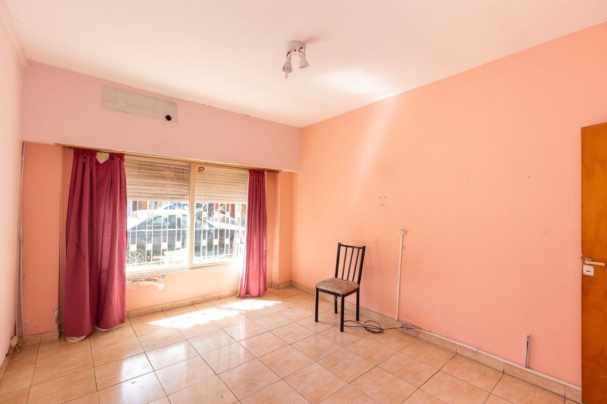 Foto de VENTA CASA EN MORON 4 AMB - PERMUTA, imagen 5