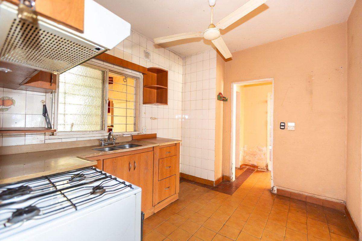 Foto de VENTA CASA EN MORON 4 AMB - PERMUTA, imagen 1