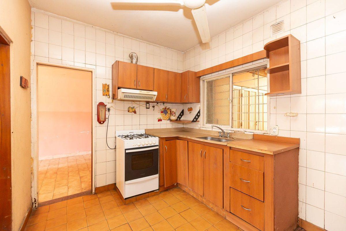 Foto de VENTA CASA EN MORON 4 AMB - PERMUTA, imagen 2