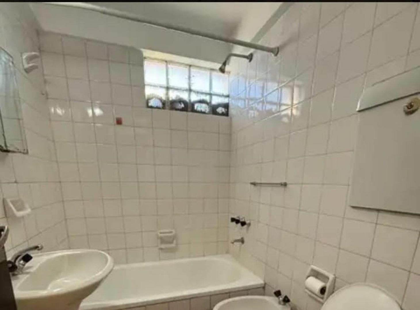 Foto de VENTA DPTO 2 AMB - APTO CREDITO - VILLA SARMIENTO, imagen 4