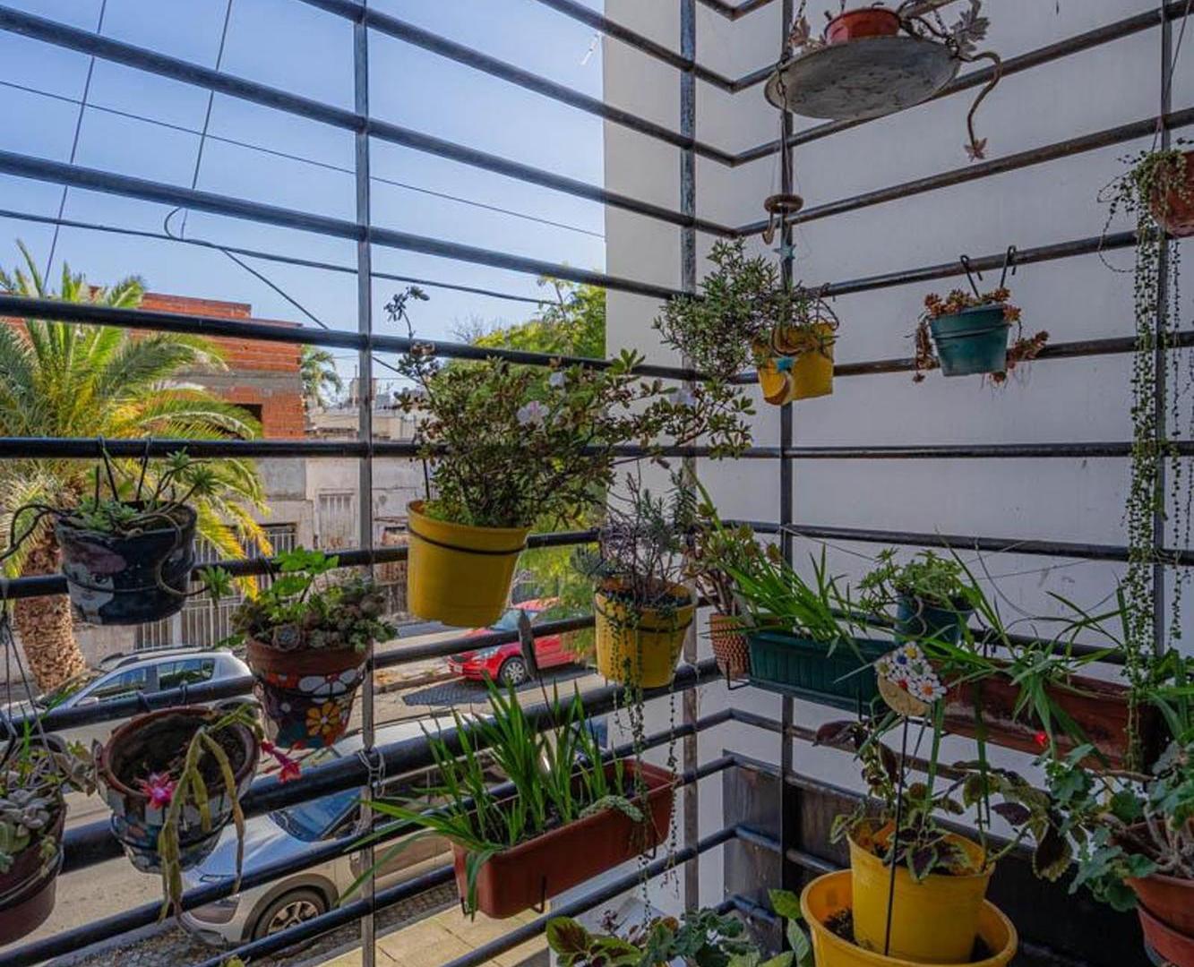 Foto de VENTA DEPARTAMENTO 2 AMB C/BALCON MONTE CASTRO, imagen 3