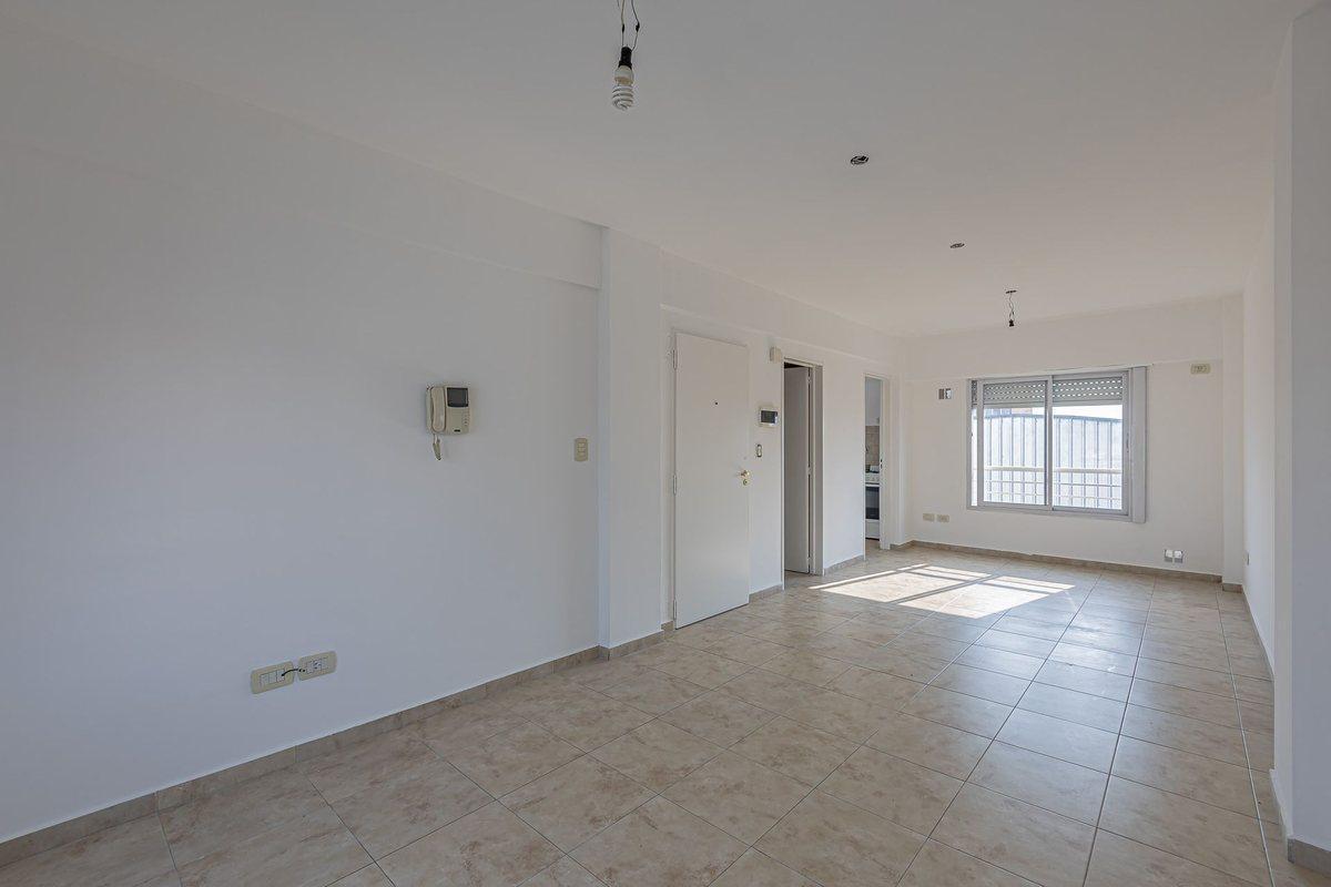 Foto de VENTA DE DEPARTAMENTO MONOAMBIENTE MORON CENTRO, imagen 3