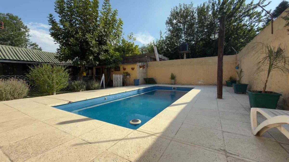Foto de VENTA CASA 3 AMB EN TORTUGUITAS, PILETA Y COCHERA, imagen 2