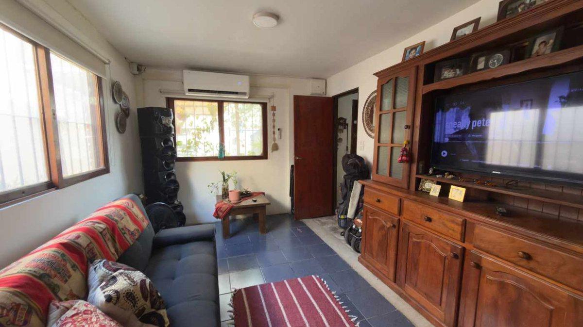 Foto de VENTA CASA 3 AMB EN TORTUGUITAS, PILETA Y COCHERA, imagen 3