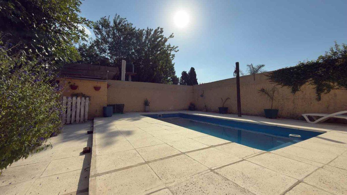 Foto de VENTA CASA 3 AMB EN TORTUGUITAS, PILETA Y COCHERA, imagen 1