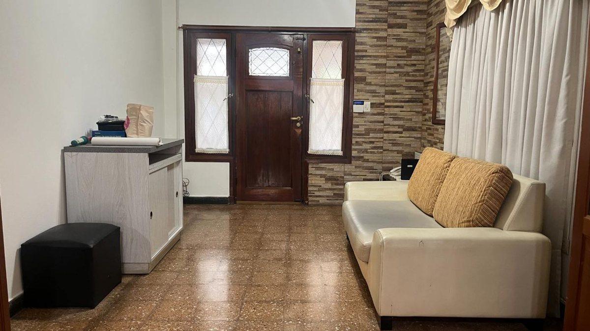 Foto de CASA EN CASEROS 6 AMB MULTIFAMILIAR PERMUTA, imagen 2