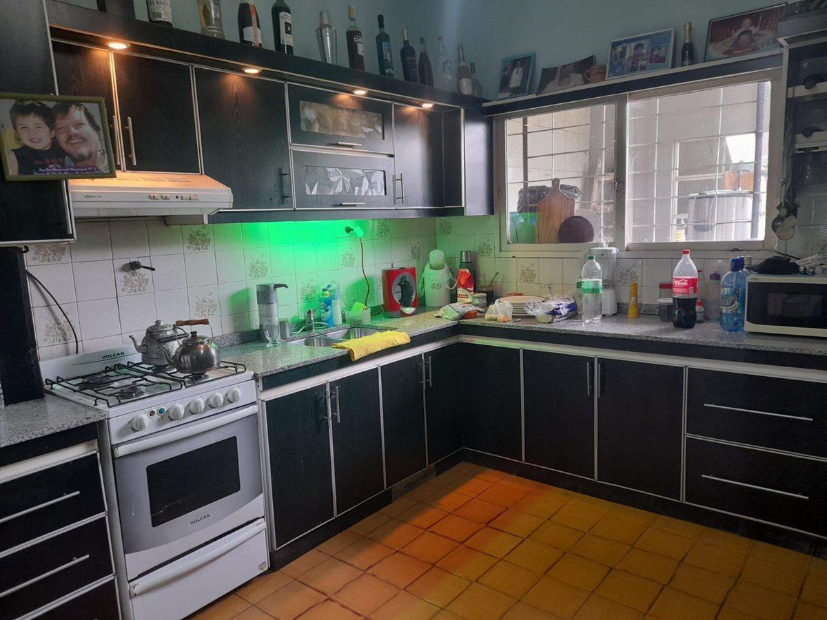 Foto de Alquiler Ph al frente con local y terreno. Terraza, imagen 1