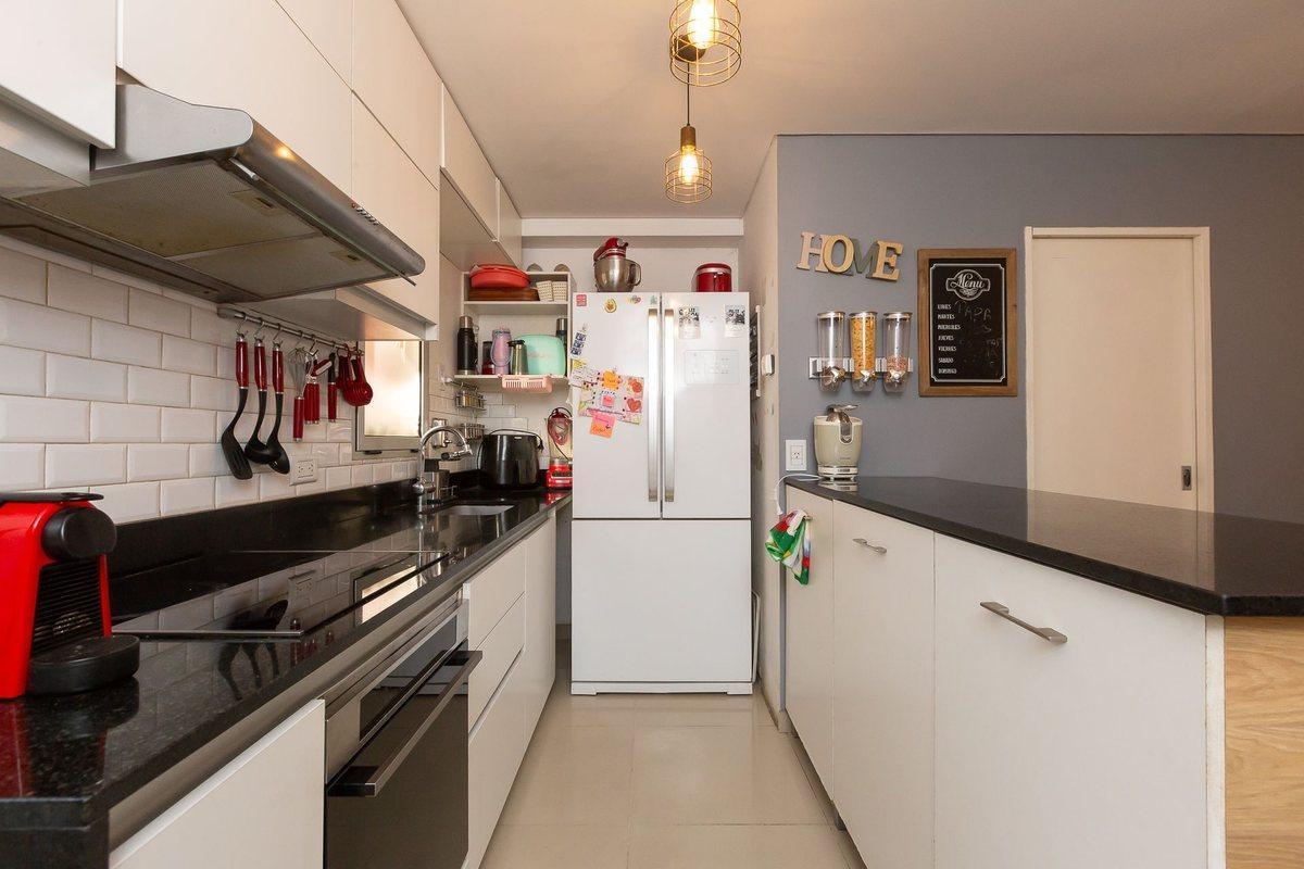 Foto de VENTA DPTO TRIPLEX 4 AMB EN MORON - PERMUTA, imagen 1