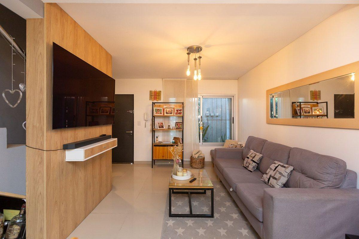 Foto de VENTA DPTO TRIPLEX 4 AMB EN MORON - PERMUTA, imagen 4