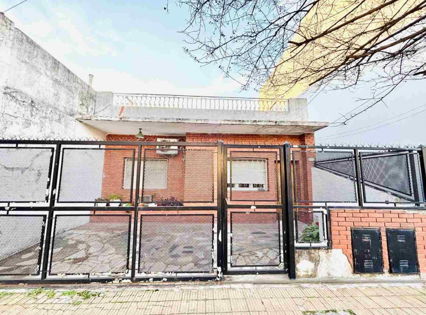 Foto de VENTA PH 3 AMB EN CASEROS CON COCHERA Y JARDIN, imagen 5