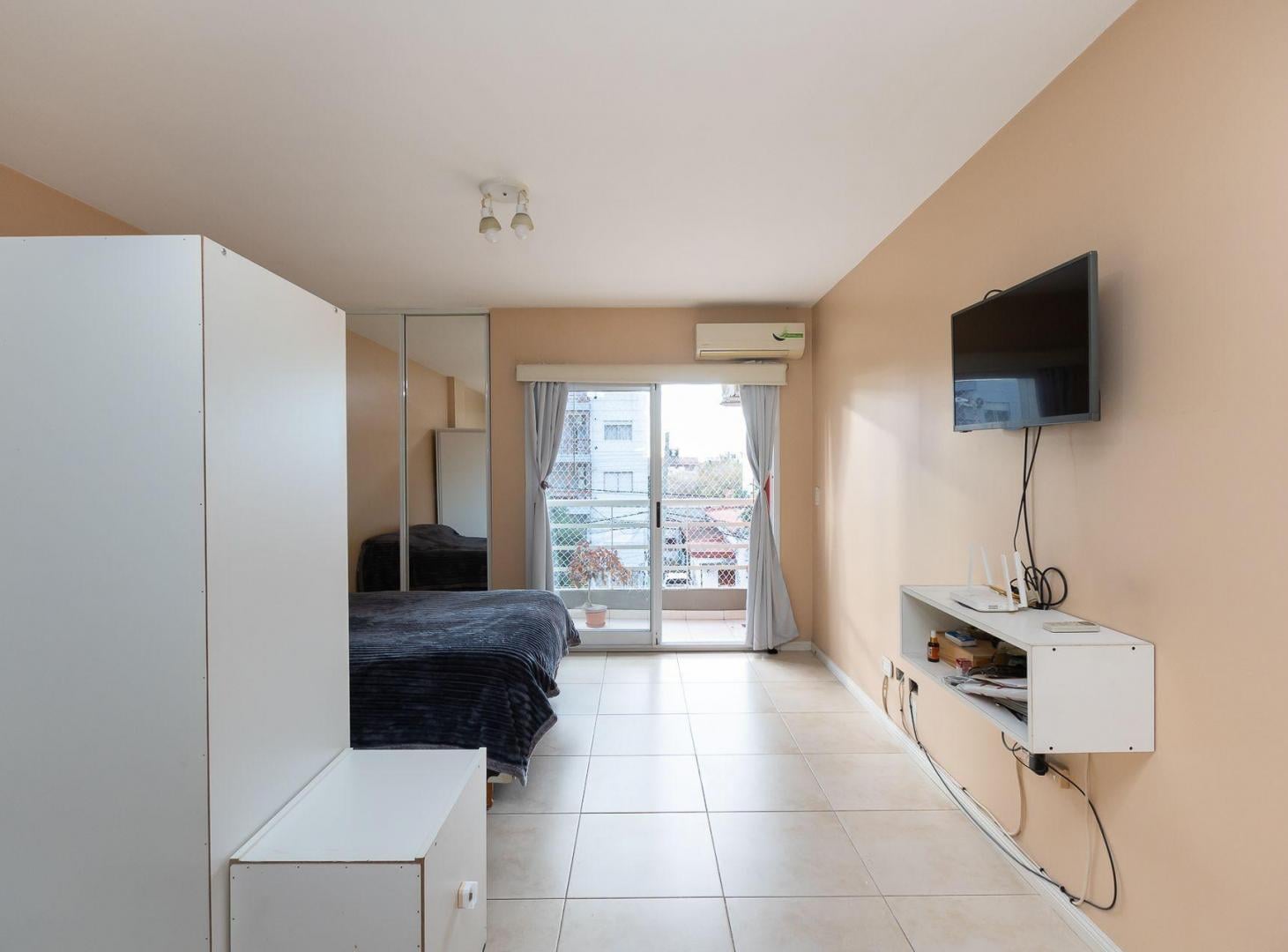 Foto de VENTA DEPTO MONOAMBIENTE C/BALCON MORON - PERMUTA, imagen 4