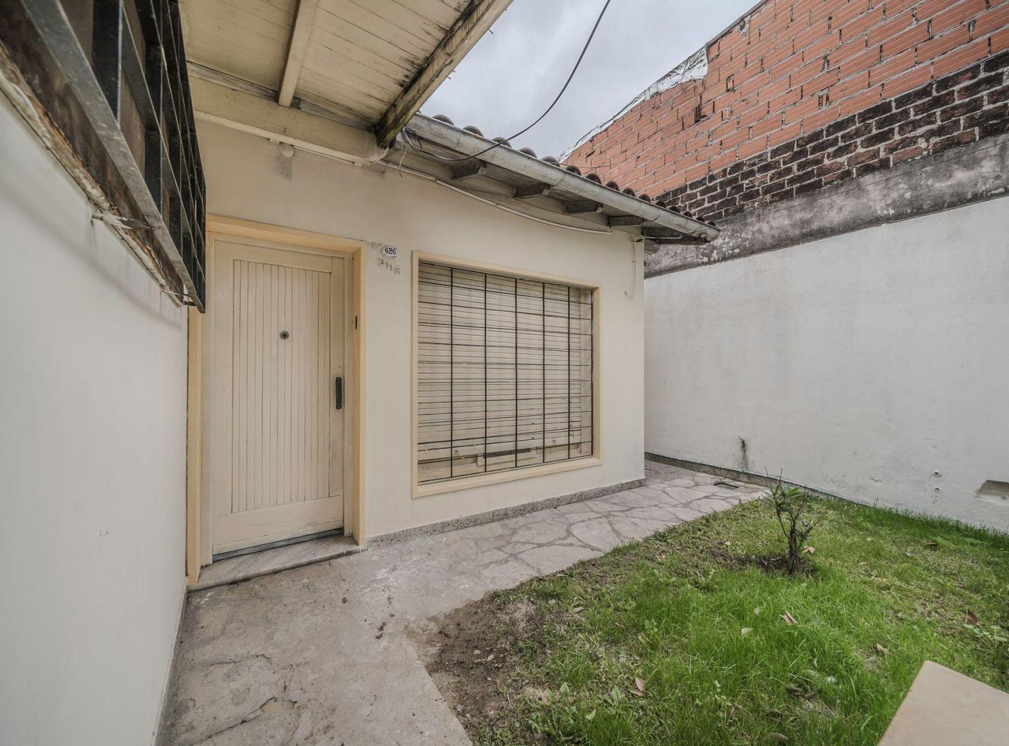 Foto de VENTA - CASA 3 AMBIENTES - GARAGE - PARQUE, imagen 3