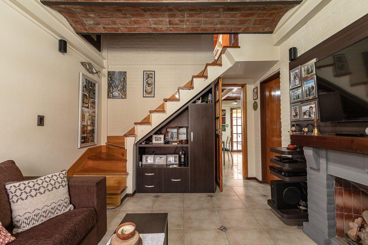 Foto de VENTA TRIPLEX 4 AMBIENTES C EVITA PERMUTA, imagen 3
