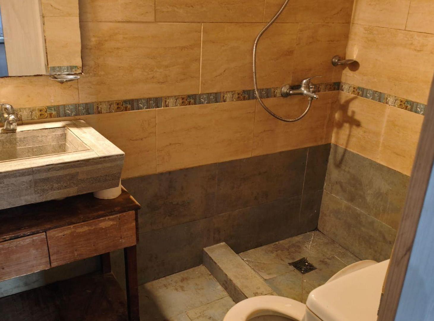 Foto de VENTA PH 2 AMB. C/ PATIO PERMUTA, imagen 5