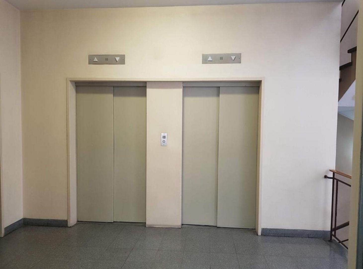 Foto de VENTA OFICINA EN PLENO CENTRO, imagen 2