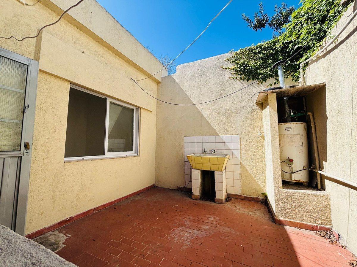 Foto de VENTA PH 3 AMB EN CASEROS CON 2 PATIOS - PERMUTA, imagen 1