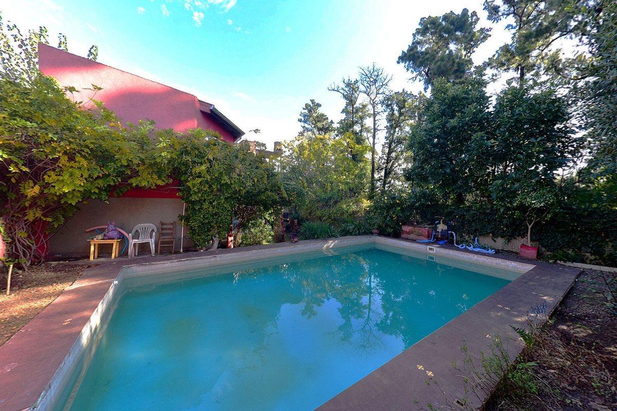 Foto de VENTA CASA MULTIFAMILIAR CON GRAN PISCINA Y PARQUE, imagen 4