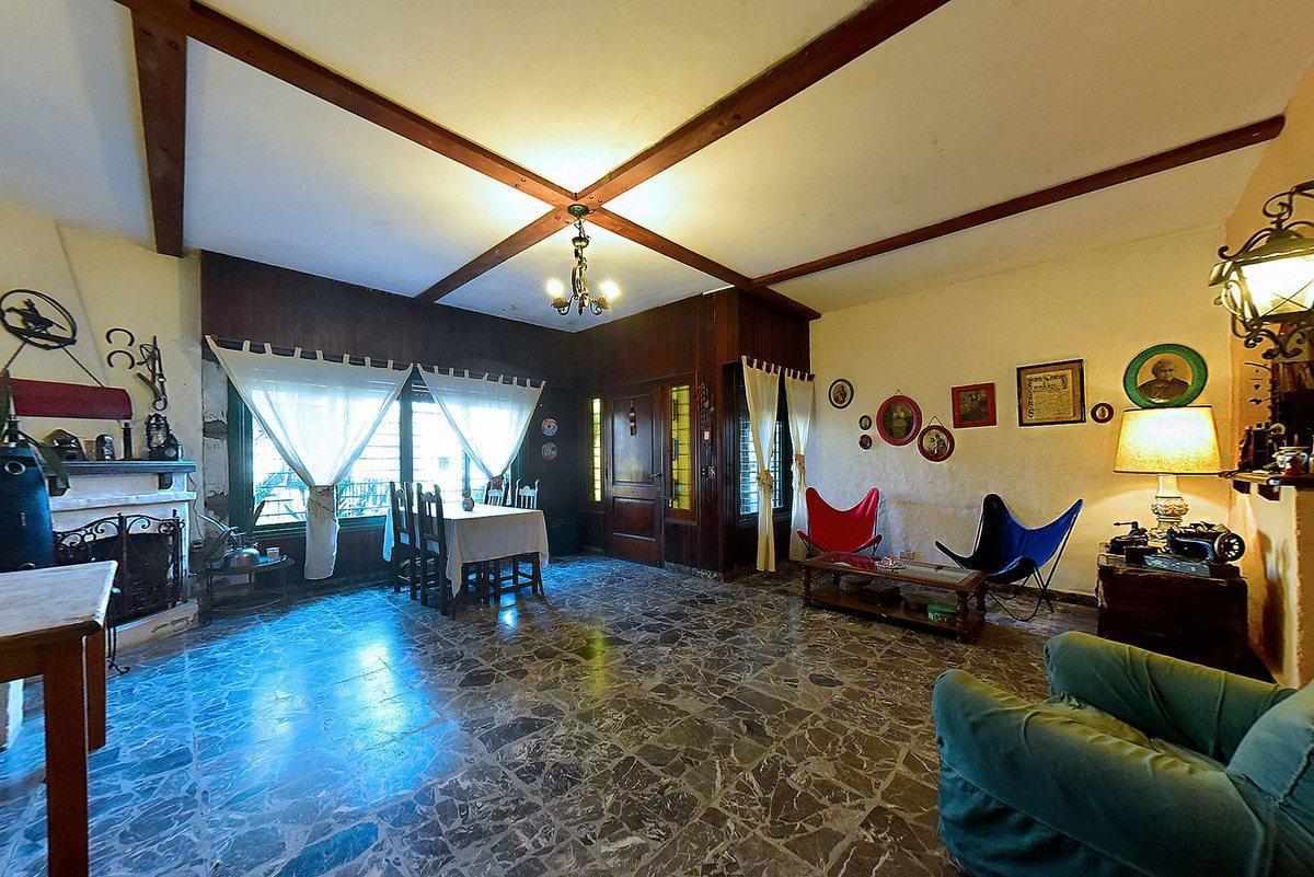 Foto de VENTA CASA MULTIFAMILIAR CON GRAN PISCINA Y PARQUE, imagen 3