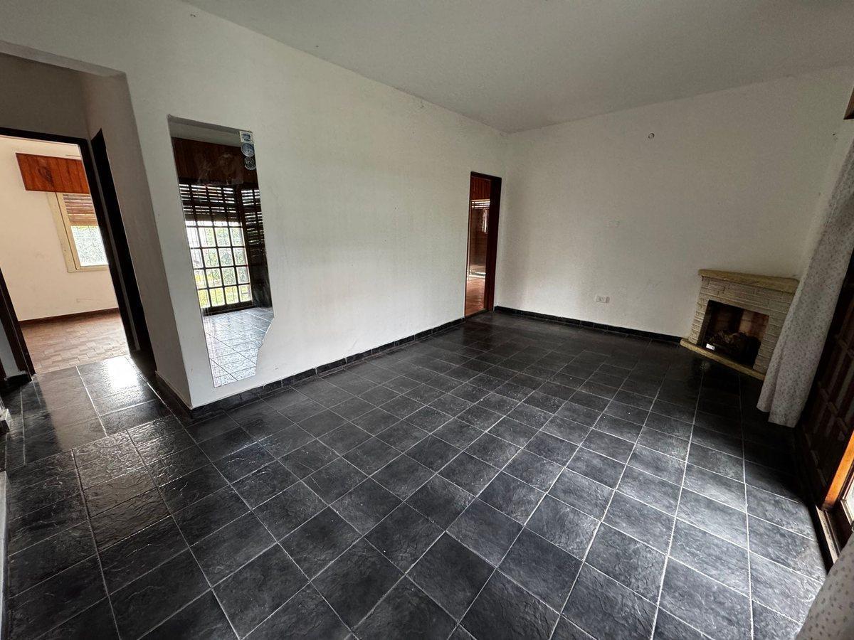 Foto de VENTA CASA 4AMB JARDIN VILLA TESEI REFACCIONAR, imagen 5