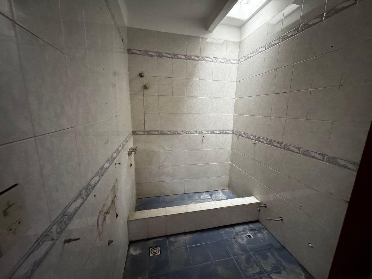 Foto de VENTA CASA 4AMB JARDIN VILLA TESEI REFACCIONAR, imagen 3