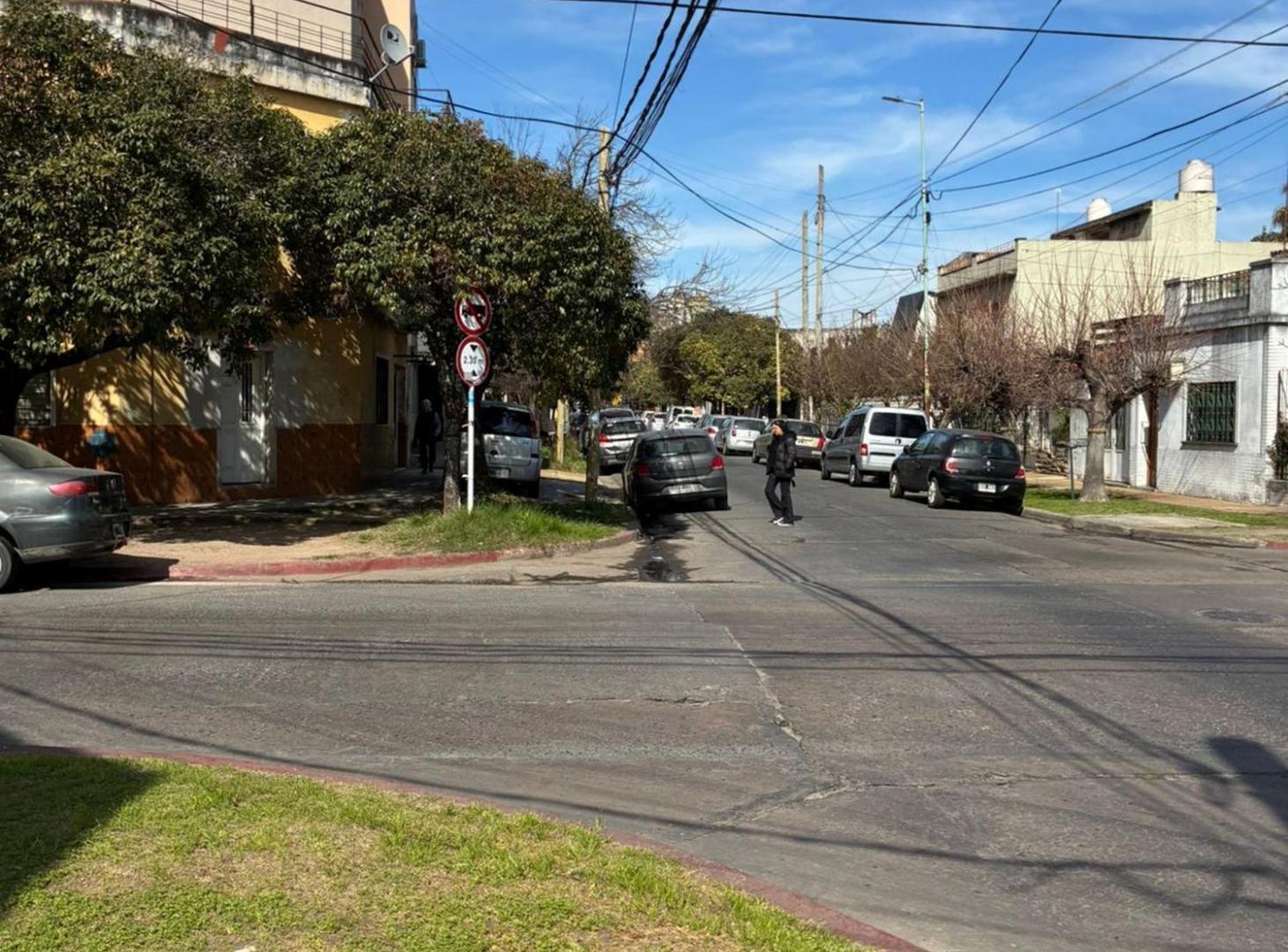 Foto de EXCELENTE ESQUINA EN MORON UNIVER DESARR/ INVERSOR, imagen 1