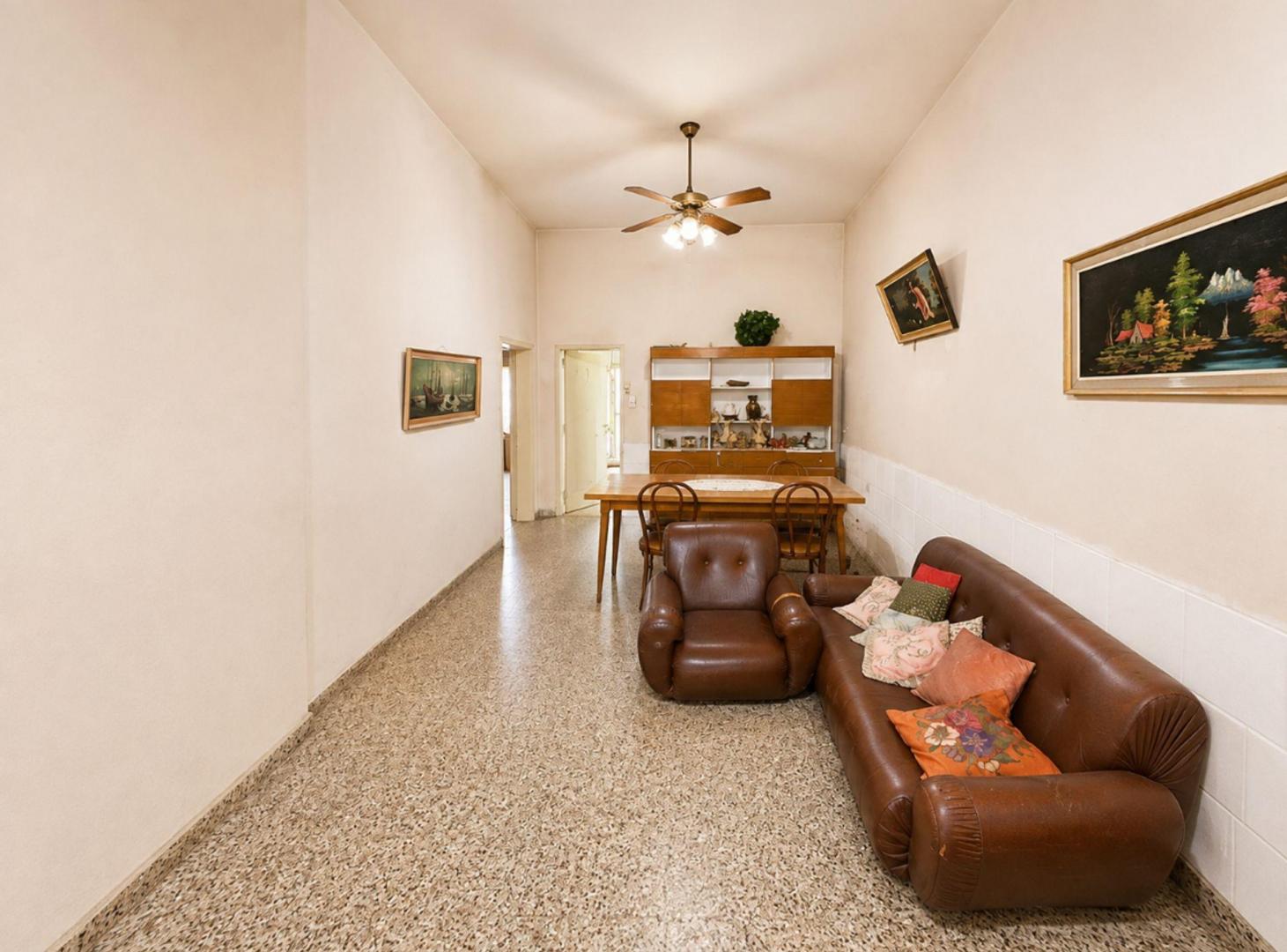 Foto de VENTA CASA 3 AMB C/COCHERA PATIO Y TERRAZA PERMUTA, imagen 2