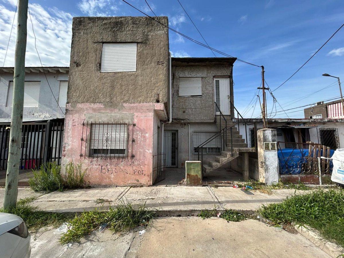 Foto de VENTA CASA 3 AMB+PH 2 AMB A/PERMUTA Z/CASEROS, imagen 5