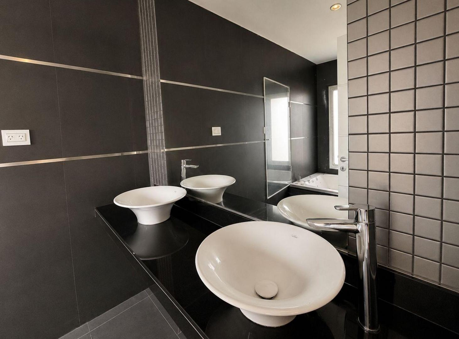 Foto de VENTA CASA 4 AMBIENTES BARRIO LAGUNA AZUL PERMUTA, imagen 5